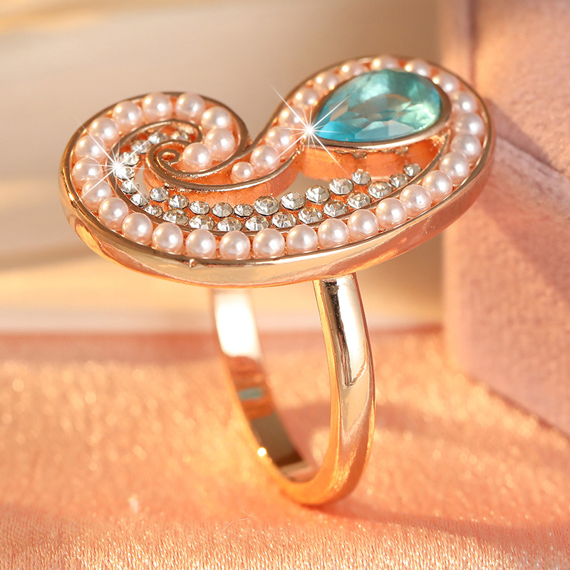 Asymmetric Spiral Hollow Women's Ring with Synthetic Zirconia